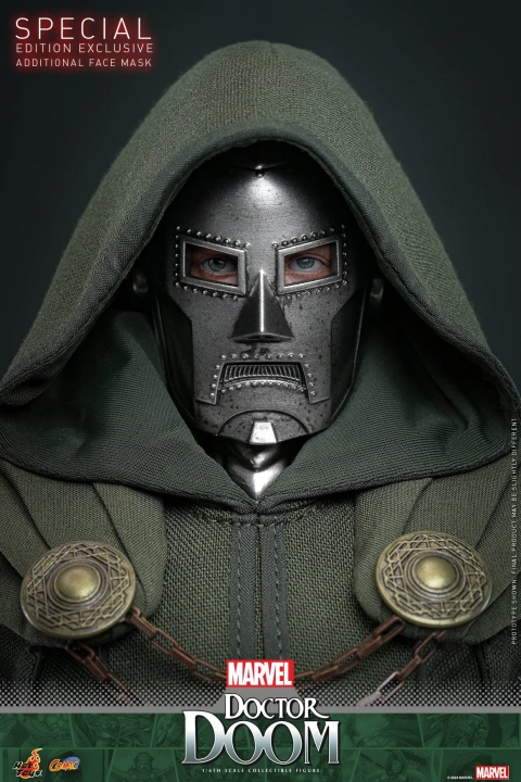 Marvel Comics CMS022B Doctor Doom (Special Edition) 1/6 Scale Collectible by Hot Toys