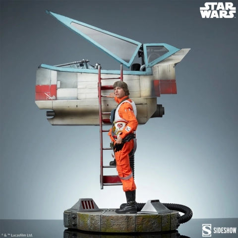 Star Wars Luke Skywalker & X-Wing:Red Five, Standing By Premium Format Figure