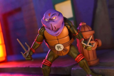 Teenage Mutant Ninja Turtles Ultimate Dark Leonardo Action Figure