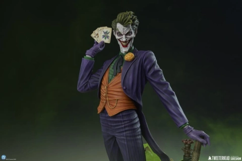 DC Comics The Joker (Cards) 1/4 Scale Maquette
