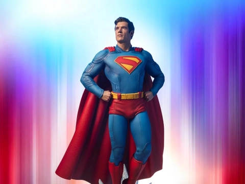 Superman (2025) Premium Format Superman & Krypto Statue