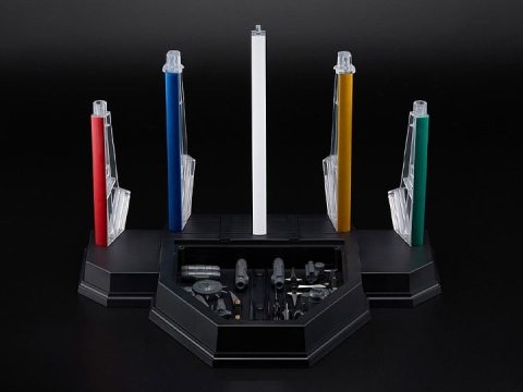 Defender of the Universe Carbotix Voltron (Black Ver.) Display Base and Weapon Set by Blitzway