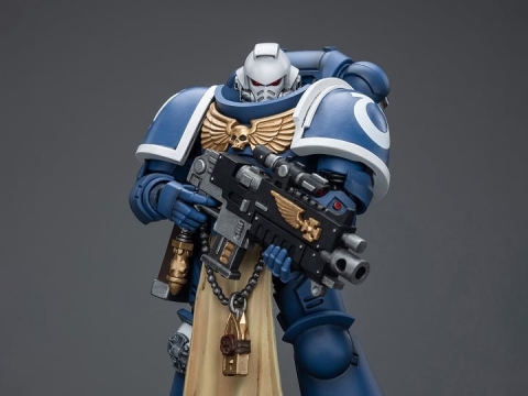 JT9831 Warhammer 40K Ultramarines Sternguard Veteran with Bolt Rifle 1/18 by JoyToy