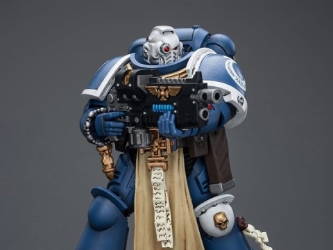 JT9817 Warhammer 40K Ultramarines Sternguard Veteran with  Combi-Plasma 1/18 by JoyToy